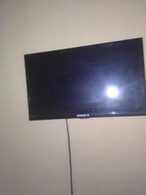 6 months old 22inch maxi tv